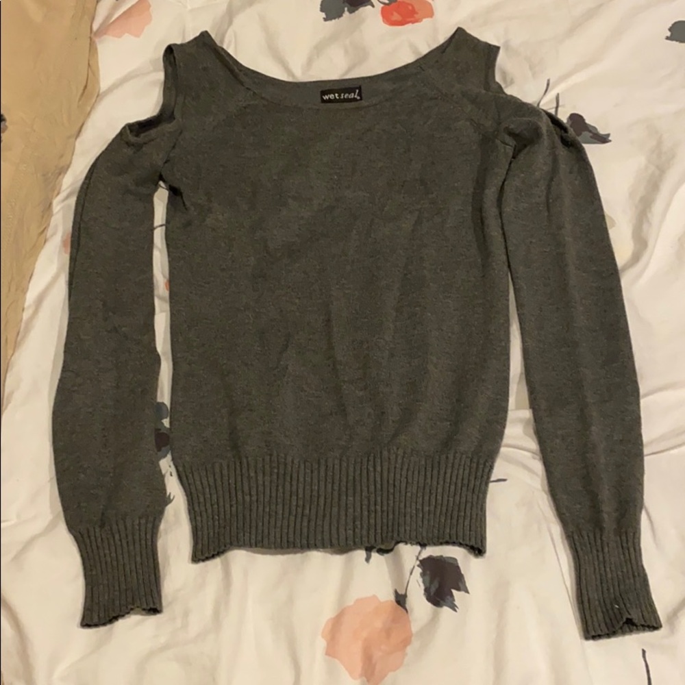 2 sweaters! - Picture 5 of 7